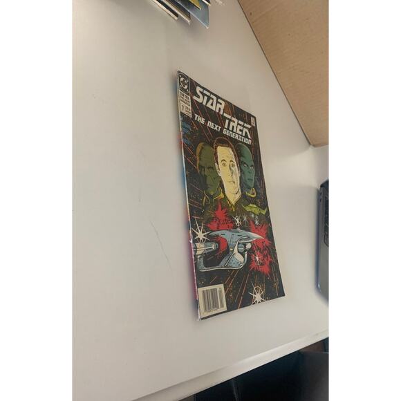 DC Comics "Star Trek" #7 Comic Book - Picture 2 of 5